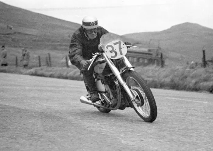 Framed Print : Edward Goodwin (Norton) 1949 Senior Manx Grand Prix Framed Print : Edward Goodwin (Norton) 1949 Senior Manx Grand Prix