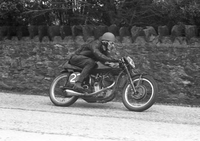 Framed Print : Edward Hunt (Velocette) 1955 Southern 100 Framed Print : Edward Hunt (Velocette) 1955 Southern 100