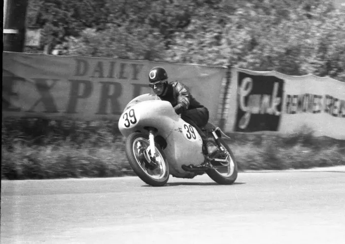 Framed Print : Edward Whiteside (Matchless) 1962 Senior TT Framed Print : Edward Whiteside (Matchless) 1962 Senior TT