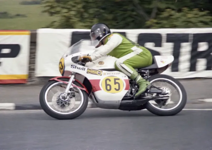 Framed Print : Elmer McCabe (Yamaha) 1976 Senior TT