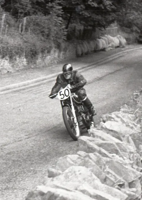 Framed Print : Elwyn Rees (AJS) 1952 Junior Manx Grand Prix Framed Print : Elwyn Rees (AJS) 1952 Junior Manx Grand Prix