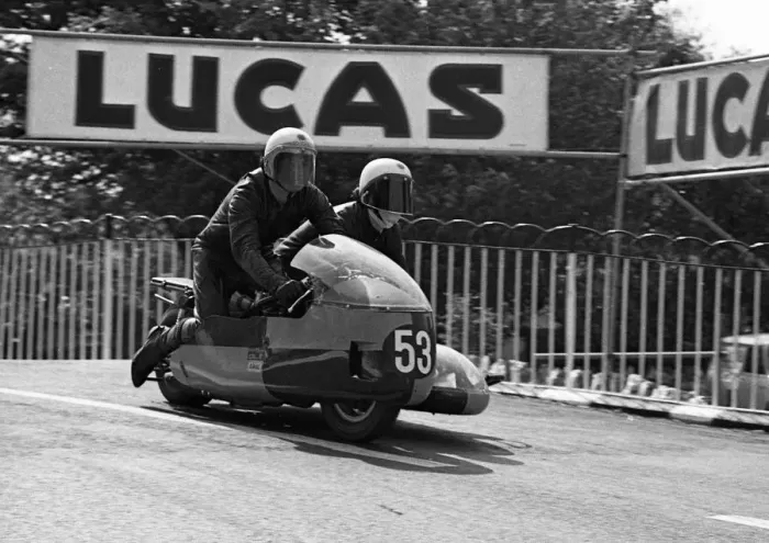 Framed Print : Eric Bregazzi & Jimmy Creer (BSA) 1975 Sidecar TT Framed Print : Eric Bregazzi & Jimmy Creer (BSA) 1975 Sidecar TT