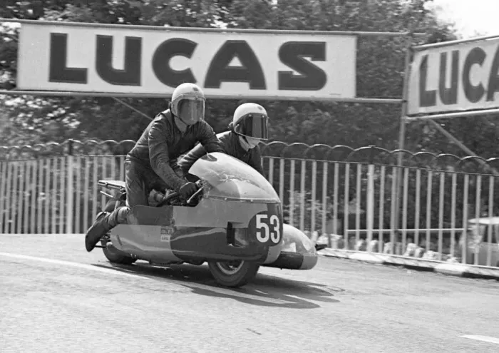 Framed Print : Eric Bregazzi & Jimmy Creer (BSA) 1975 Sidecar TT Framed Print : Eric Bregazzi & Jimmy Creer (BSA) 1975 Sidecar TT