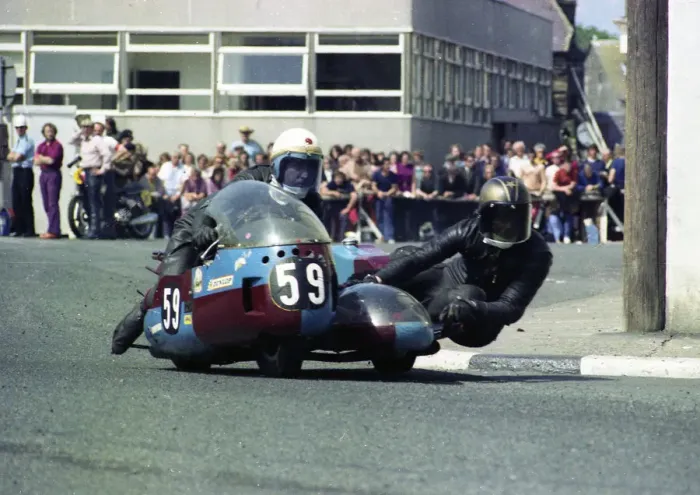 Framed Print : Eric Bregazzi & Jimmy Creer (BSA) 1976 Sidecar TT Framed Print : Eric Bregazzi & Jimmy Creer (BSA) 1976 Sidecar TT