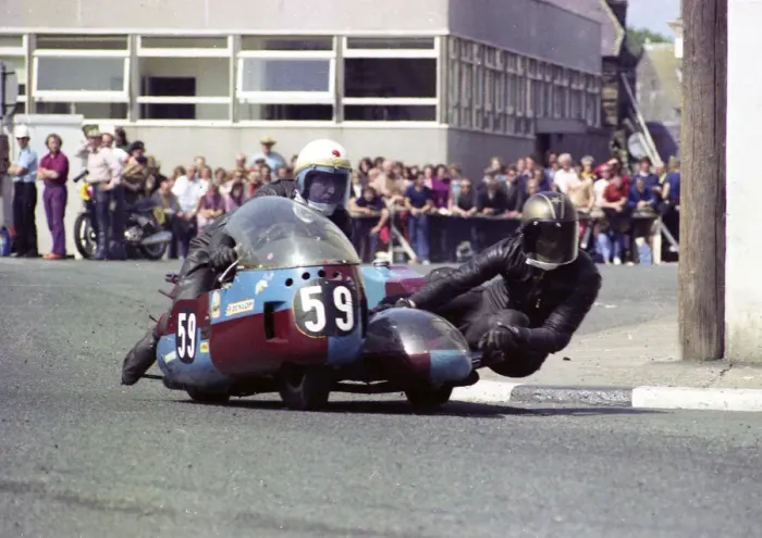 Framed Print : Eric Bregazzi & Jimmy Creer (BSA) 1976 Sidecar TT Framed Print : Eric Bregazzi & Jimmy Creer (BSA) 1976 Sidecar TT