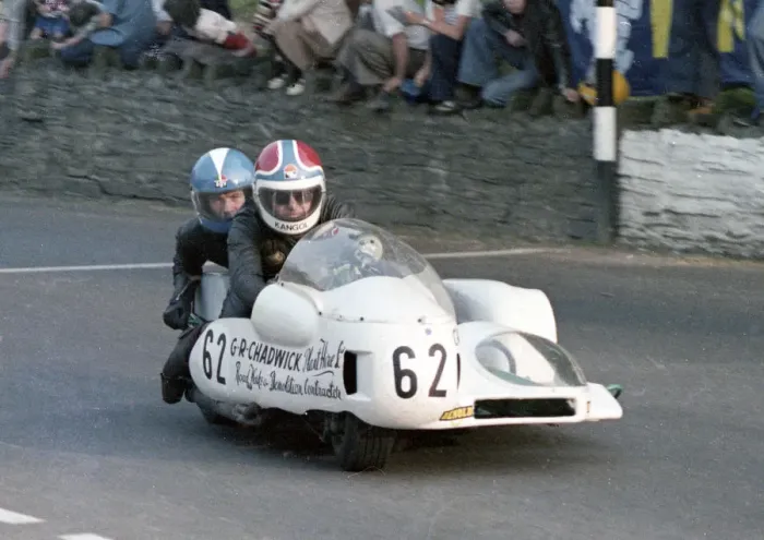 Framed Print : Eric Bregazzi & Jimmy Creer (Kawasaki) 1978 Sidecar TT Framed Print : Eric Bregazzi & Jimmy Creer (Kawasaki) 1978 Sidecar TT