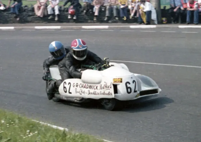 Framed Print : Eric Bregazzi & Jimmy Creer (Kawasaki) 1978 Sidecar TT Framed Print : Eric Bregazzi & Jimmy Creer (Kawasaki) 1978 Sidecar TT