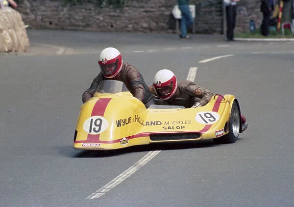 Eric Cornes & Graham Wellington (Ireson Yamaha) 1986 Sidecar TT