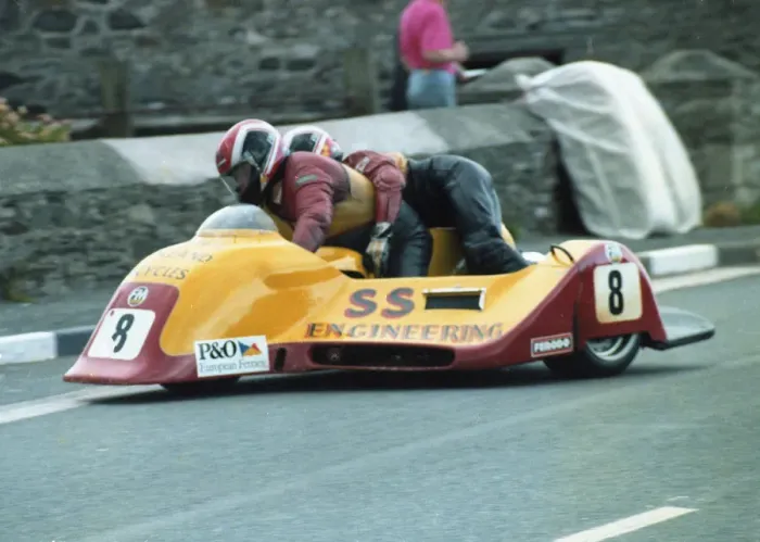 Framed Print : Eric Cornes & Graham Wellington (Ireson Yamaha) 1991 Southern 100 Framed Print : Eric Cornes & Graham Wellington (Ireson Yamaha) 1991 Southern 100