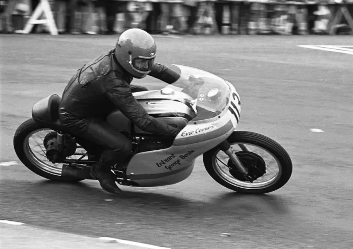 Framed Print : Eric Cornes (Norton) 1975 Senior Manx Grand Prix Framed Print : Eric Cornes (Norton) 1975 Senior Manx Grand Prix