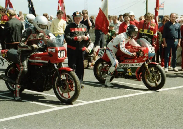 Framed Print : Eric Galbraith (Kawasaki) and Roger Burnett (Ducati-Cagiva) 1984 Formula One TT Framed Print : Eric Galbraith (Kawasaki) and Roger Burnett (Ducati-Cagiva) 1984 Formula One TT