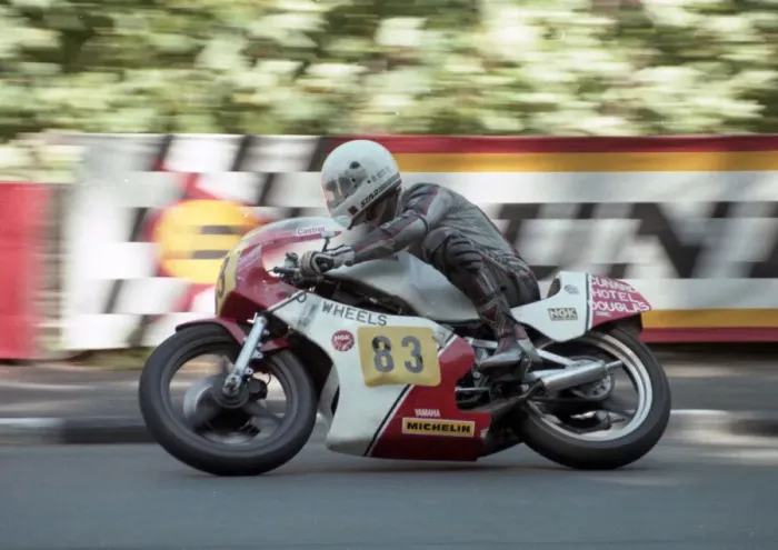 Framed Print : Eric Galbraith (Yamaha) 1985 Senior TT Framed Print : Eric Galbraith (Yamaha) 1985 Senior TT