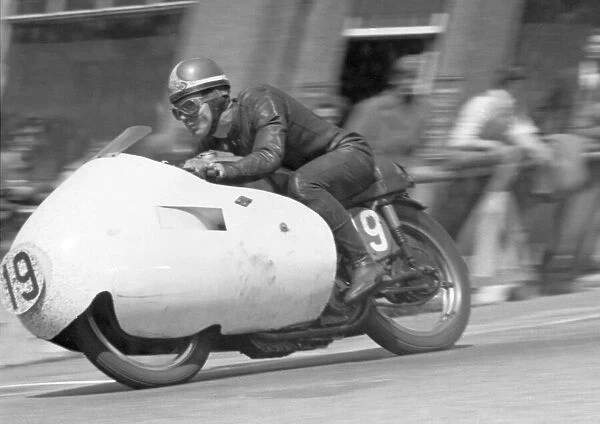 Eric Hinton (Norton) 1957 Senior TT