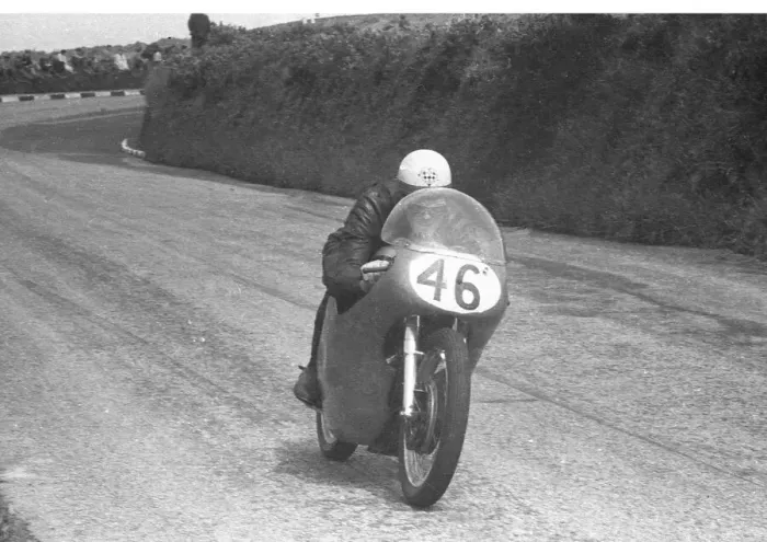 Framed Print : Eric Hinton (Norton) 1958 Junior TT Framed Print : Eric Hinton (Norton) 1958 Junior TT
