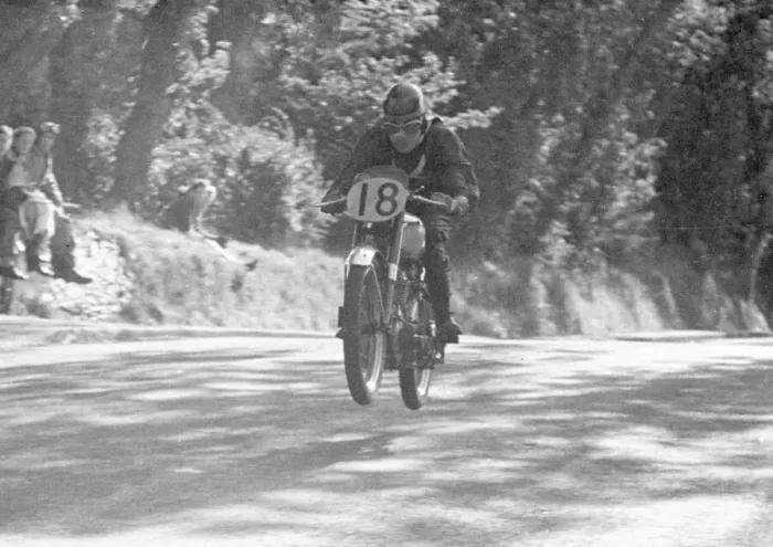 Framed Print : Eric Houseley (BSA) 1951 Senior Manx Grand Prix Framed Print : Eric Houseley (BSA) 1951 Senior Manx Grand Prix