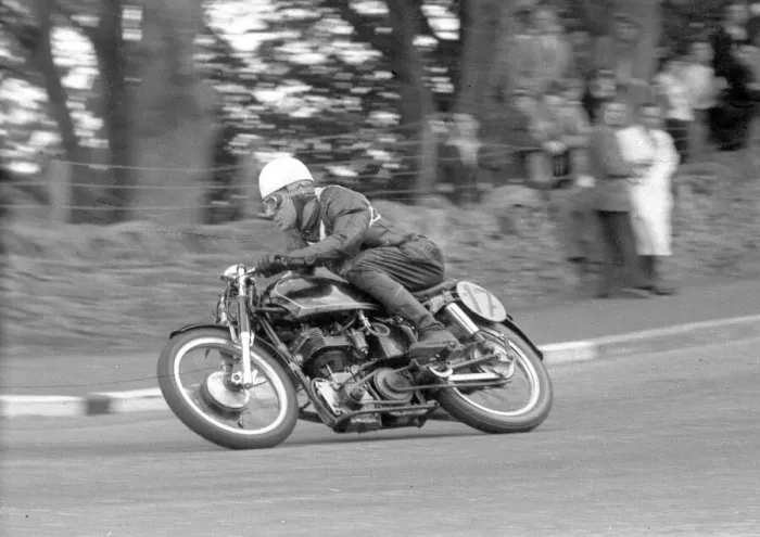 Framed Print : Eric Houseley (Velocette) 1954 Lightweight TT Framed Print : Eric Houseley (Velocette) 1954 Lightweight TT