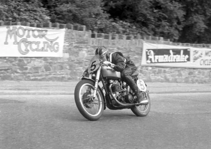 Framed Print : Eric Jones (Triumph) 1952 Senior Manx Grand Prix Framed Print : Eric Jones (Triumph) 1952 Senior Manx Grand Prix