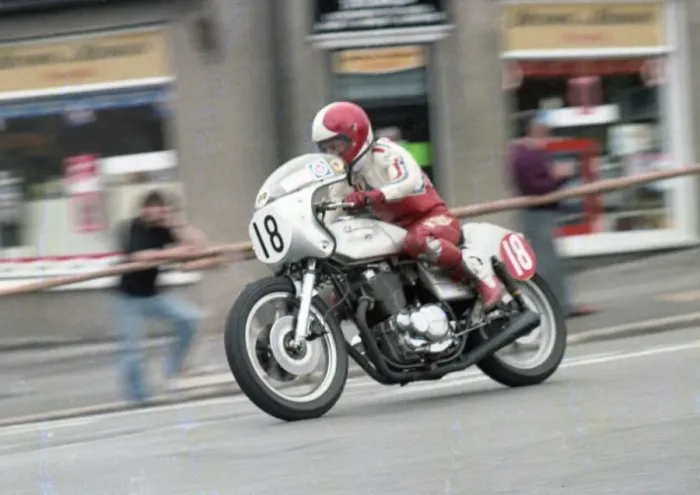 Framed Print : Eric McFarlane (Laverda) 1981 Newcomers Manx Grand Prix Framed Print : Eric McFarlane (Laverda) 1981 Newcomers Manx Grand Prix