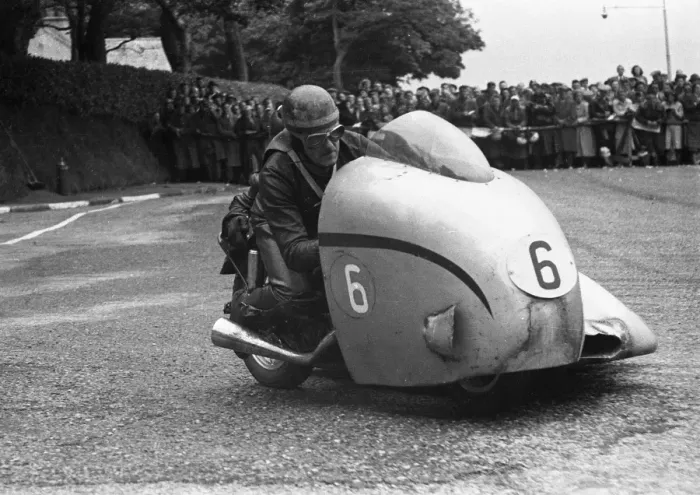 Framed Print : Eric Oliver & Les Nutt (Norton) 1955 Sidecar TT