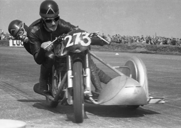 Framed Print : Eric Oliver (Norton) 1952 Silverstone