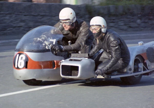 Eric Parkinson & Barbara Lawes (Crescent) 1969 500 Sidecar TT