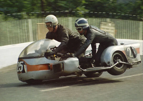 Eric Parkinson & Roger Osbourne (EP Crescent) 1971 750 Sidecar TT