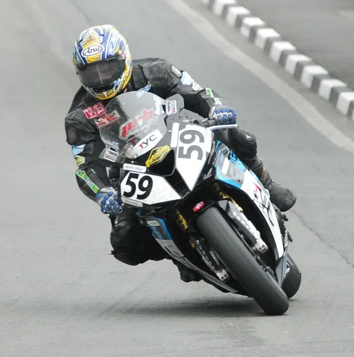 Framed Print : Eric Wilson (BMW) 2016 Superbike TT Framed Print : Eric Wilson (BMW) 2016 Superbike TT