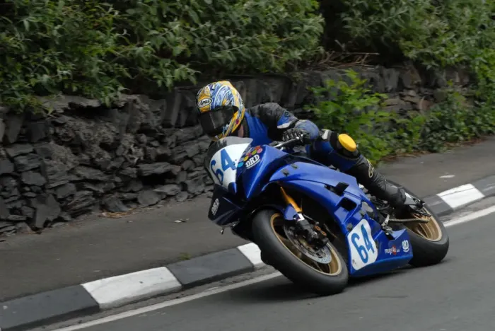 Framed Print : Eric Wilson (Yamaha) 2009 Supersport TT