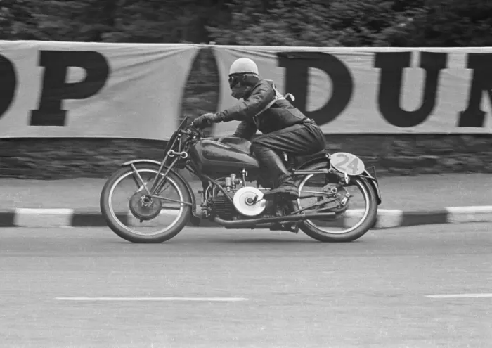 Framed Print : Ernie Barrett (Guzzi) 1952 Lightweight TT Framed Print : Ernie Barrett (Guzzi) 1952 Lightweight TT