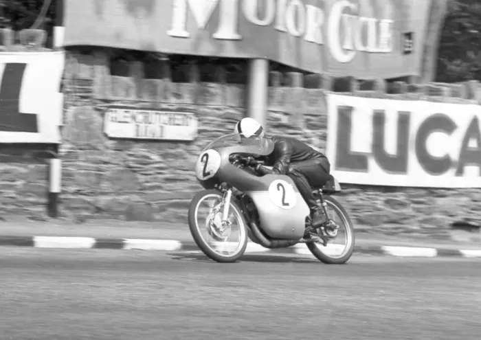 Framed Print : Ernst Degner (Suzuki) leaves Governors Bridge; 1962 50cc TT Framed Print : Ernst Degner (Suzuki) leaves Governors Bridge; 1962 50cc TT