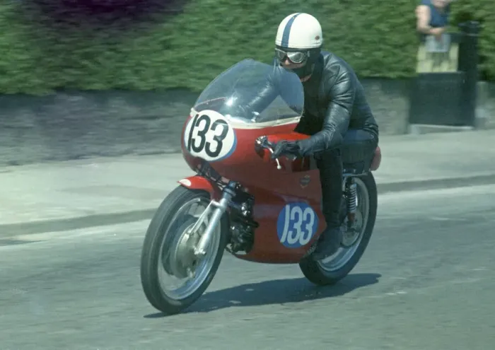 Framed Print : Ernst Walther (Aermacchi) 1969 Junior TT Framed Print : Ernst Walther (Aermacchi) 1969 Junior TT