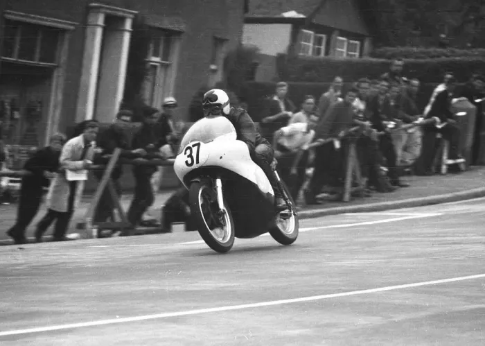 Framed Print : Esso Gunnarsson (Norton) 1963 Junior TT Framed Print : Esso Gunnarsson (Norton) 1963 Junior TT