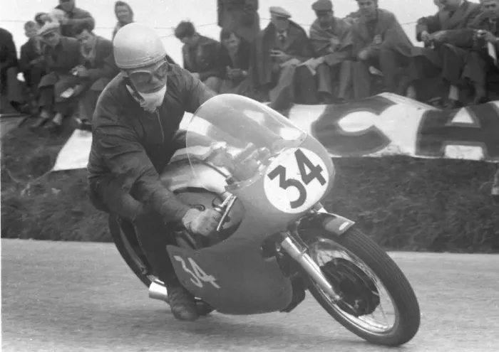 Framed Print : Ewan Haldane (Norton) 1958 Senior TT Framed Print : Ewan Haldane (Norton) 1958 Senior TT