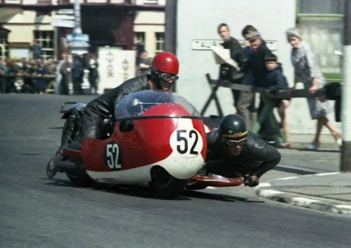 Framed Print : F G Ellis & Alex Macfadzean (Norton) 1967 Sidecar TT Framed Print : F G Ellis & Alex Macfadzean (Norton) 1967 Sidecar TT