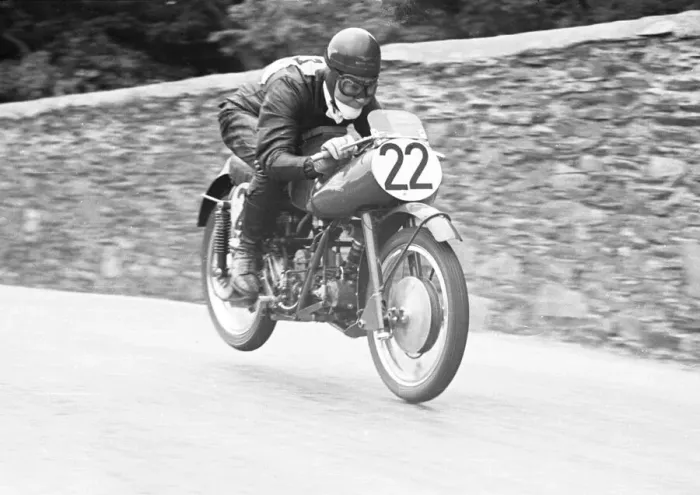 Framed Print : Fergus Anderson (Guzzi) 1952 Lightweight TT Framed Print : Fergus Anderson (Guzzi) 1952 Lightweight TT