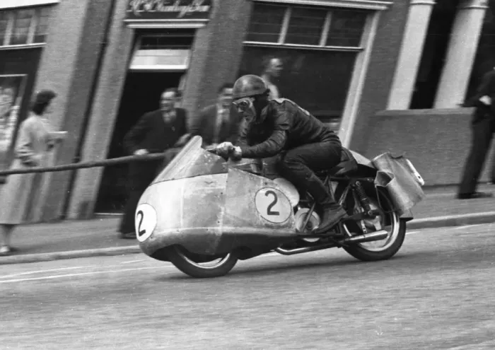 Framed Print : Fergus Anderson (Guzzi) 1954 Lightweight TT Framed Print : Fergus Anderson (Guzzi) 1954 Lightweight TT