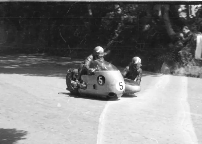 Framed Print : Florian Camathias & Roland Foll (BMW) 1960 Sidecar TT Framed Print : Florian Camathias & Roland Foll (BMW) 1960 Sidecar TT