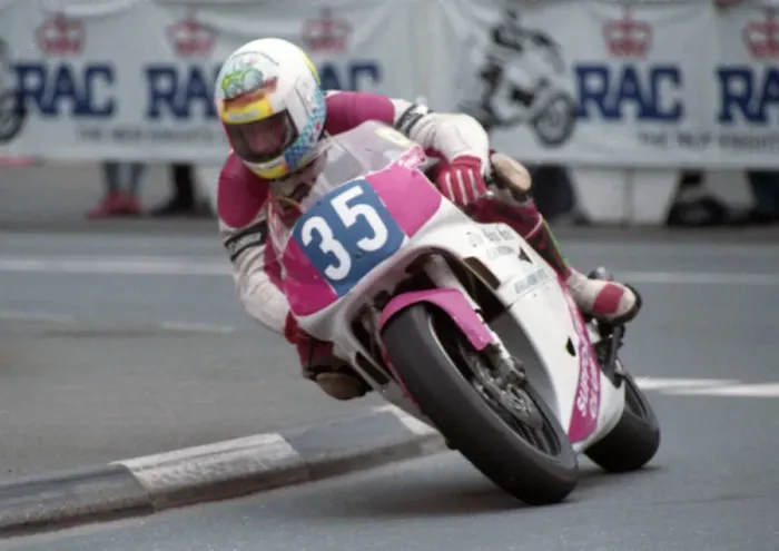 Framed Print : Francis Everard (Yamaha) 1993 Junior TT Framed Print : Francis Everard (Yamaha) 1993 Junior TT