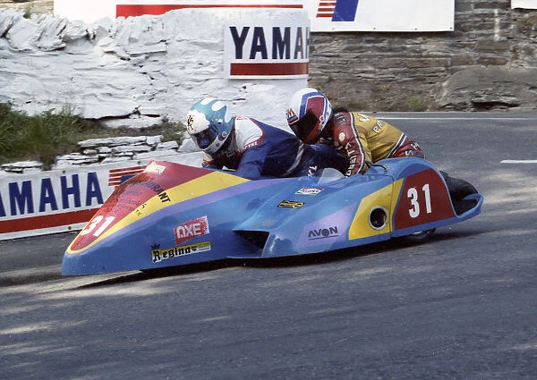 Franco Martinel & Steve Knowles (MSDF Yamaha) 1992 Sidecar TT