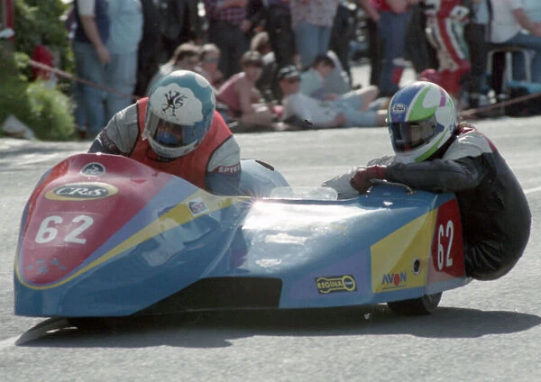 Franco Martinel & Steve Knowles (MSDF Yamaha) 1993 Sidecar TT