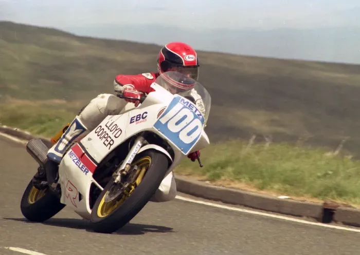Framed Print : Frank Finch (Suzuki) 1988 Production B TT Framed Print : Frank Finch (Suzuki) 1988 Production B TT
