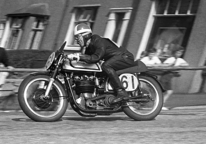 Framed Print : Frank Fox (Norton) 1953 Junior Manx Grand Prix Framed Print : Frank Fox (Norton) 1953 Junior Manx Grand Prix