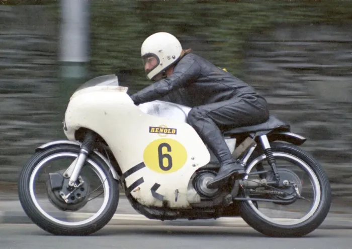 Framed Print : Frank Higginson (Norton) 1974 Senior Manx Grand Prix Framed Print : Frank Higginson (Norton) 1974 Senior Manx Grand Prix
