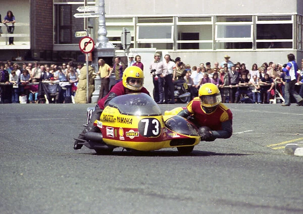 Frank Illingworth & Ray Crowther (Yamaha) 1976 500 Sidecar TT