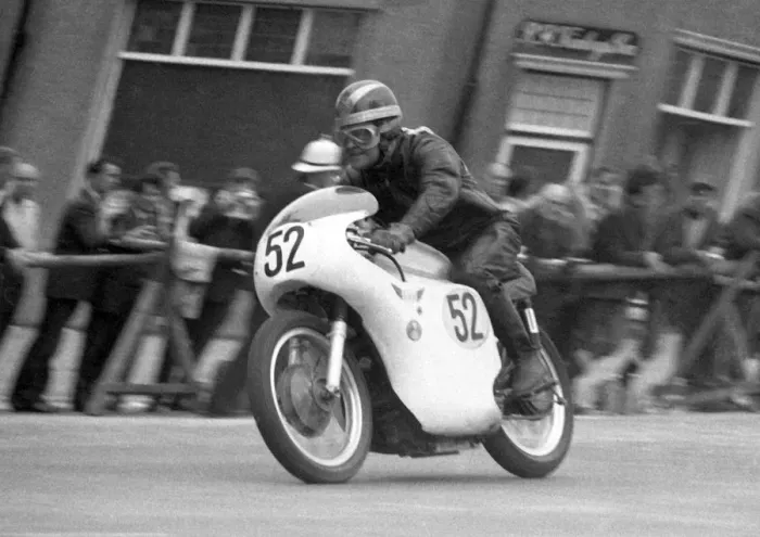 Framed Print : Frank Norris (FAN spl) 1964 Senior TT Framed Print : Frank Norris (FAN spl) 1964 Senior TT
