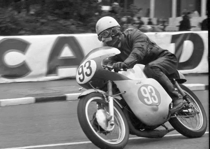 Framed Print : Frank O Reilly (Bultaco) 1965 Lightweight TT Framed Print : Frank O Reilly (Bultaco) 1965 Lightweight TT