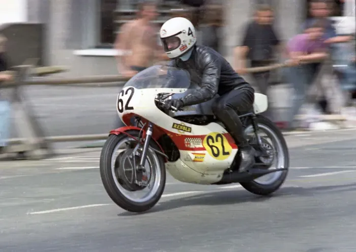 Framed Print : Frank Shortt (Yamaha) 1973 Senior TT Framed Print : Frank Shortt (Yamaha) 1973 Senior TT