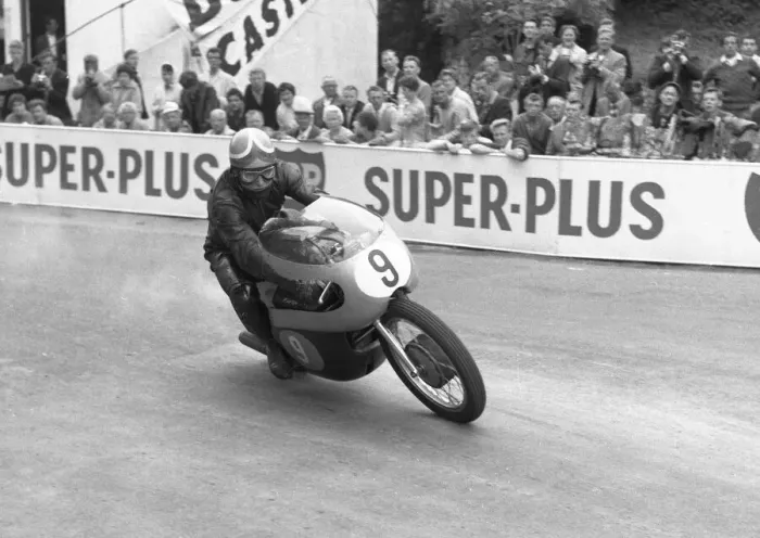 Framed Print : Franta Stastny (Jawa) 1971 Junior TT