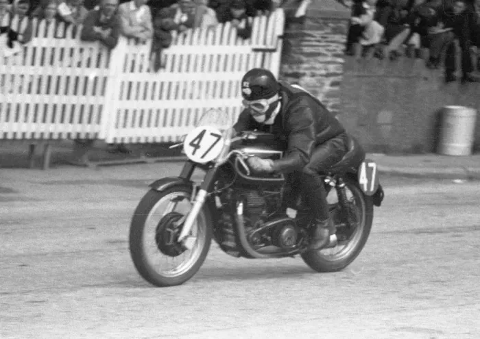 Framed Print : Fred Cook (Matchless) 1955 Senior TT Framed Print : Fred Cook (Matchless) 1955 Senior TT