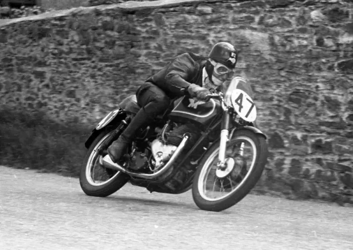 Framed Print : Fred Cook (Matchless) 1955 Senior TT Framed Print : Fred Cook (Matchless) 1955 Senior TT